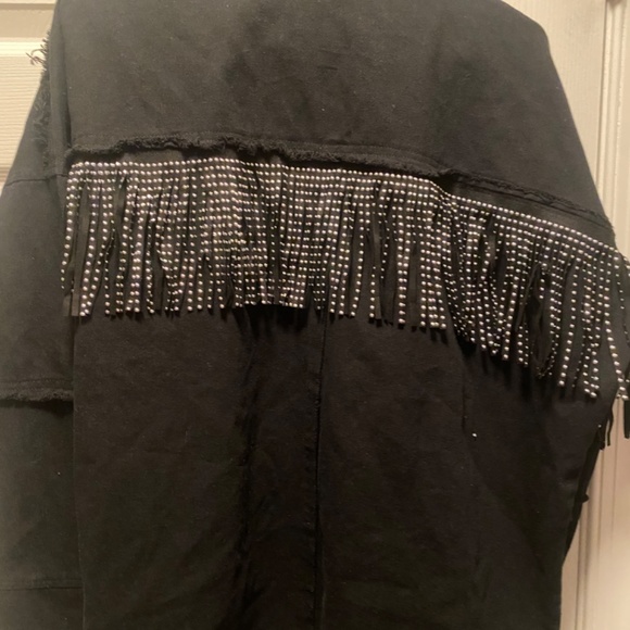 Shacket - Picture 3 of 4